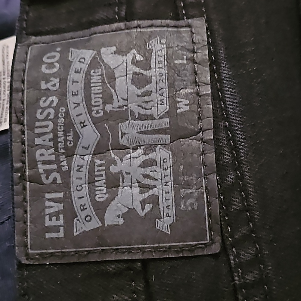 Levis black jean